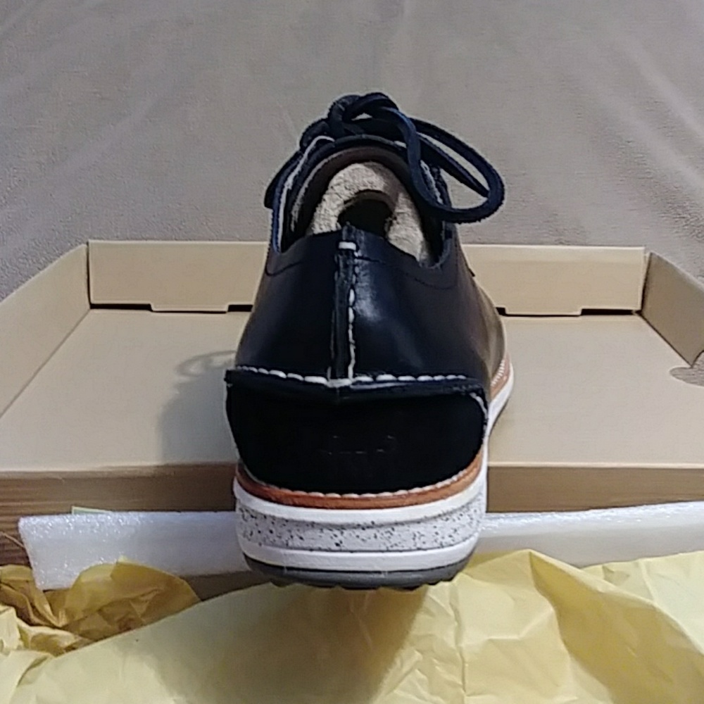 Shoe - Picture 6 of 7